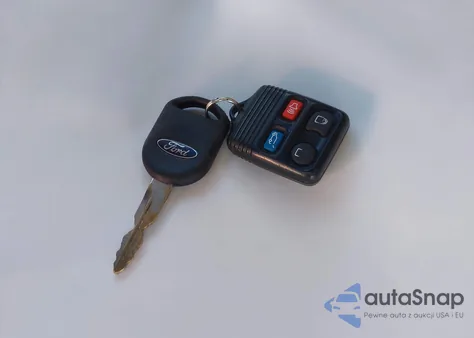 2004 Ford Explorer Eddie Bauer z USA, uszkodzony, nr VIN 1FMDU74K94UA33163